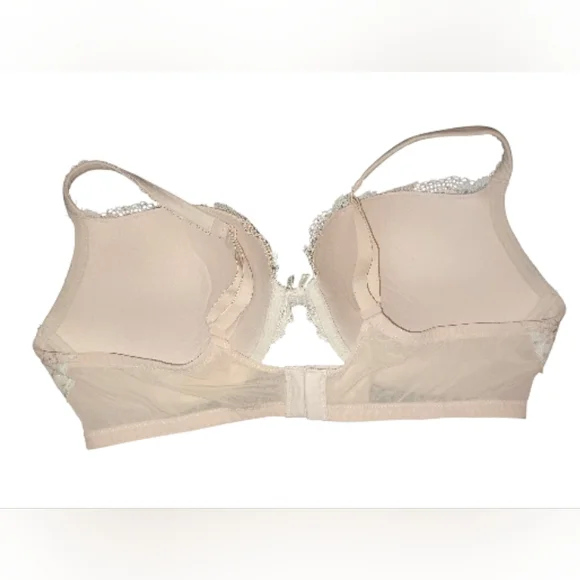 Victoria's Secret Body By Victoria Push-Up Bra Size 38D - Picture 8 of 8